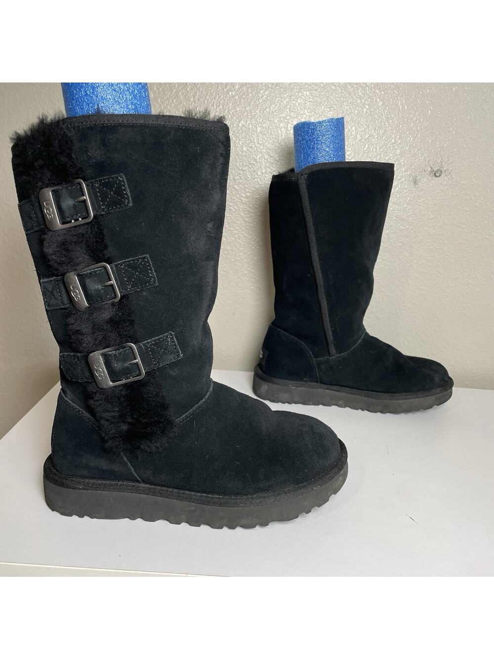 UGG Klea Boots Black Size 5 Classic Sheepskin Side Buckles Winter 1111452